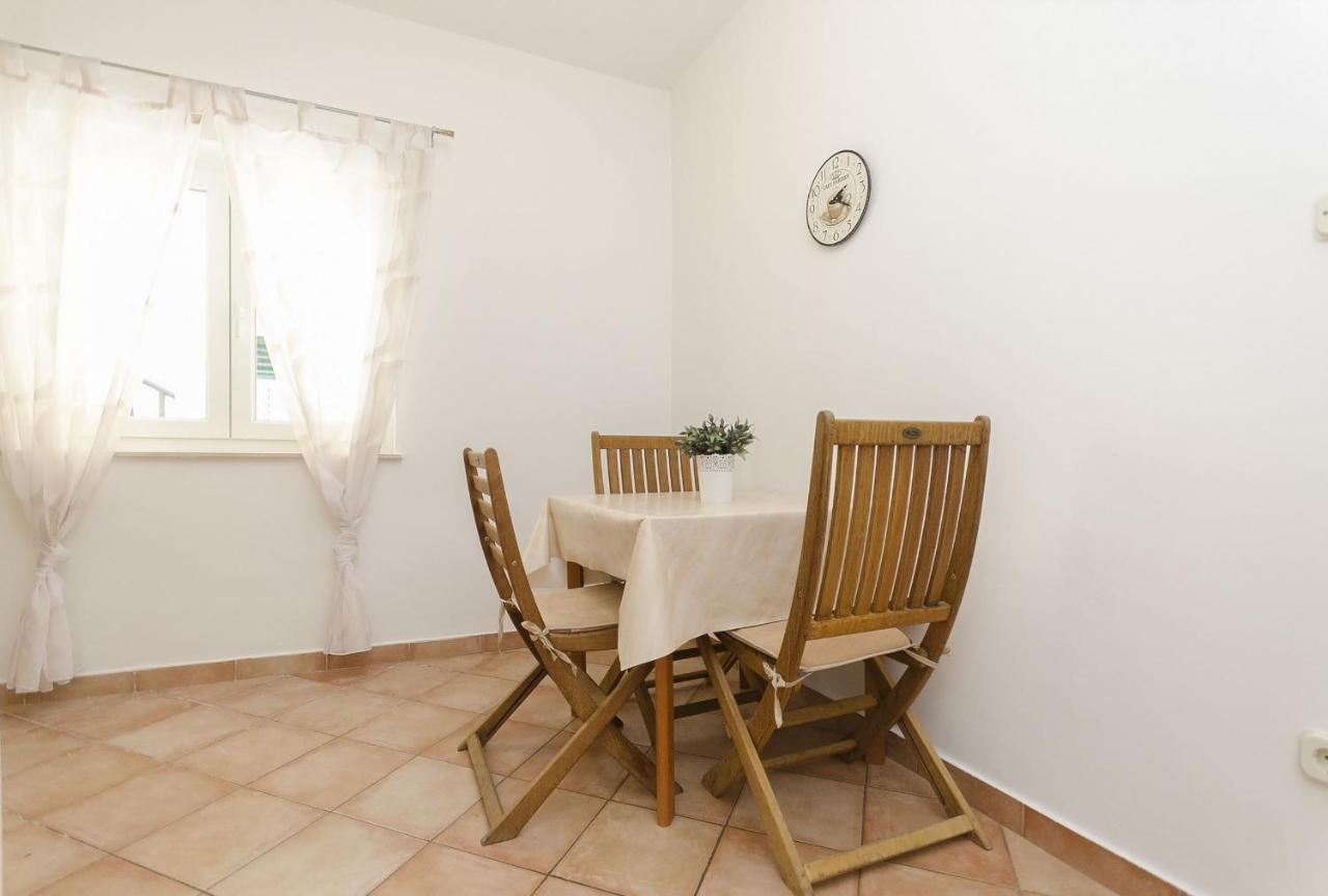 Apartments Karolina Vodice Luaran gambar
