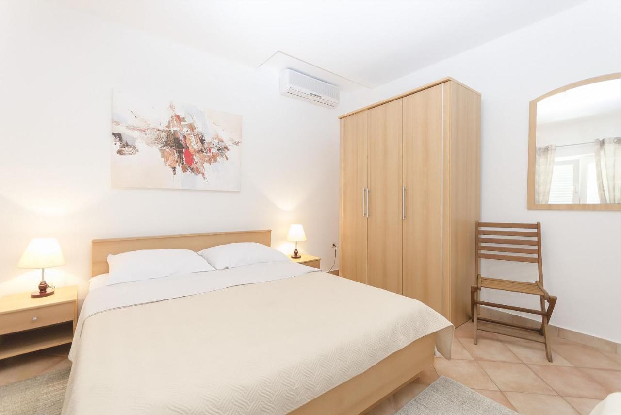 Apartments Karolina Vodice Luaran gambar