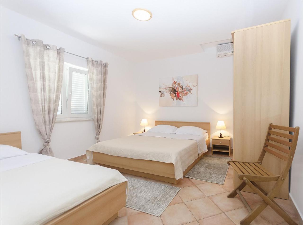 Apartments Karolina Vodice Luaran gambar