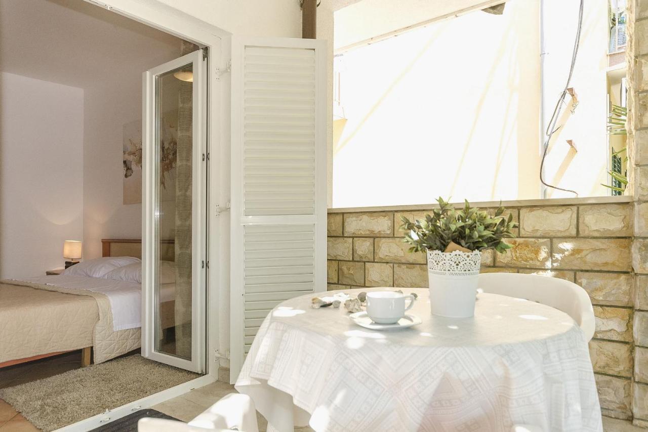 Apartments Karolina Vodice Luaran gambar
